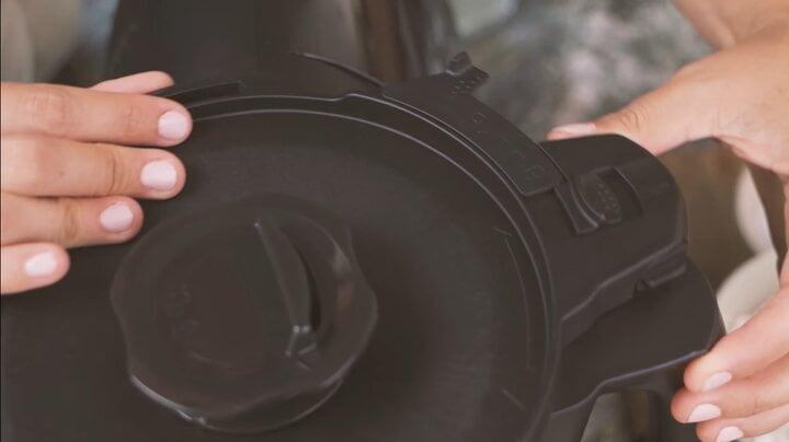 Nueva tapa con cierre de seguridad de Mambo