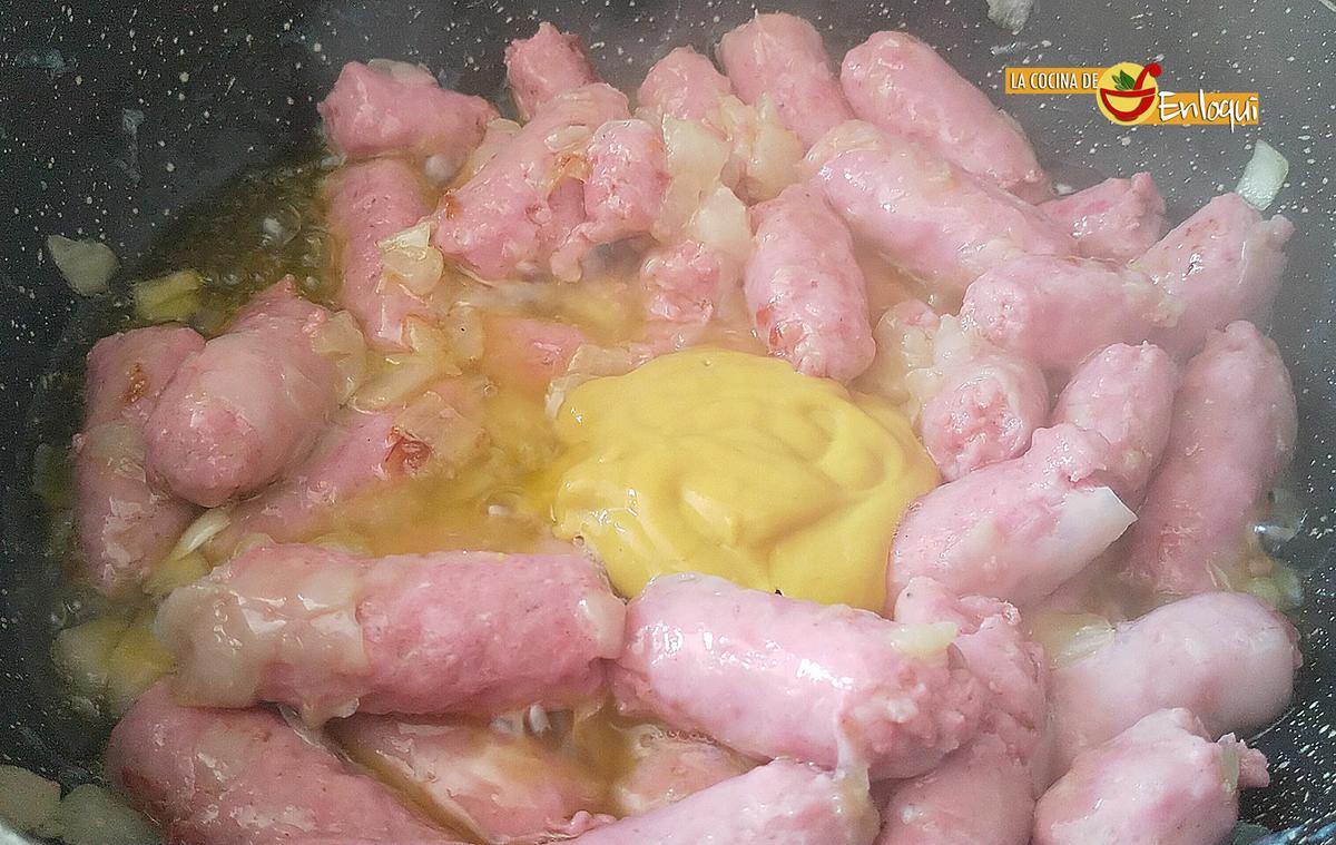 Salchichas en salsa de mostaza