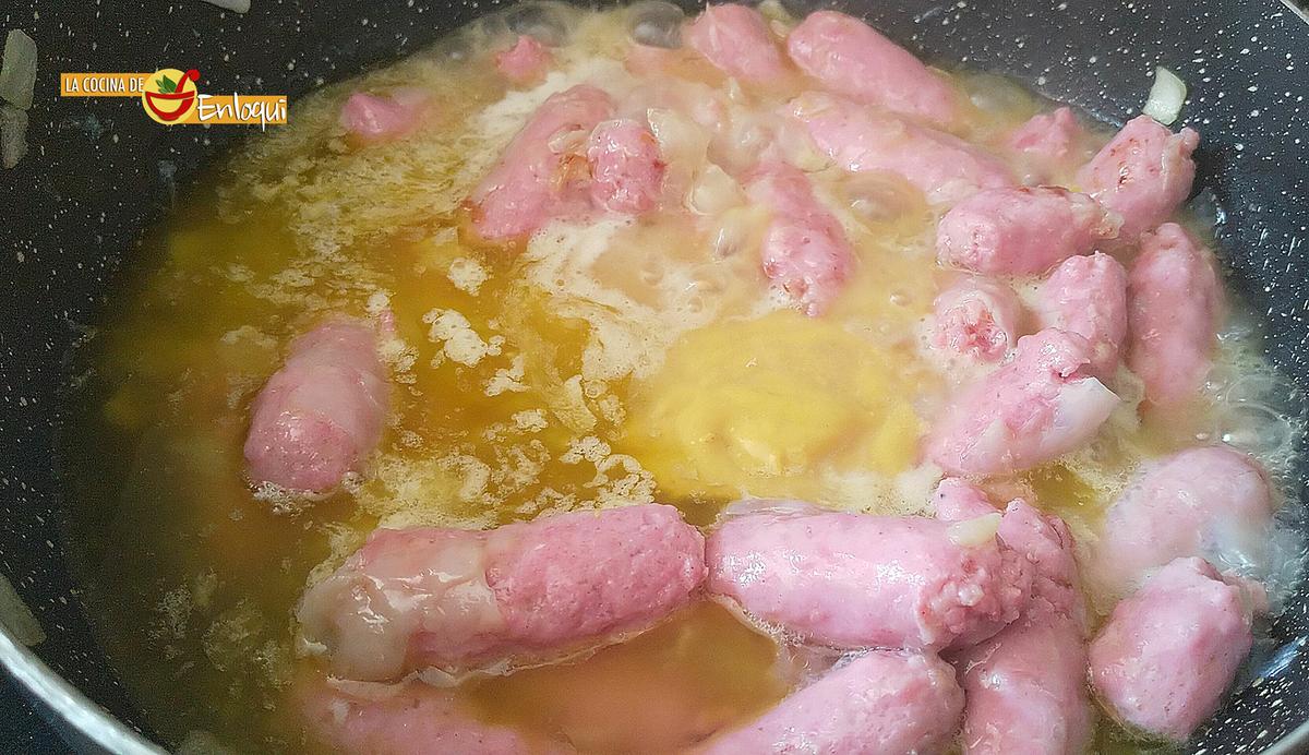 Salchichas en salsa de mostaza