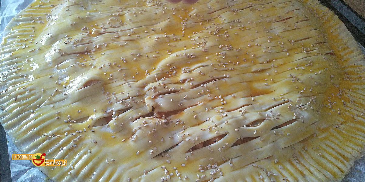 Empanada de pisto con atún