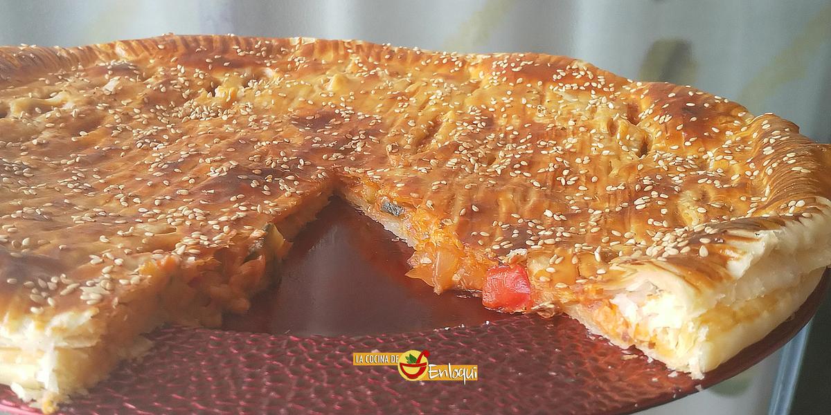 Empanada de pisto con atún