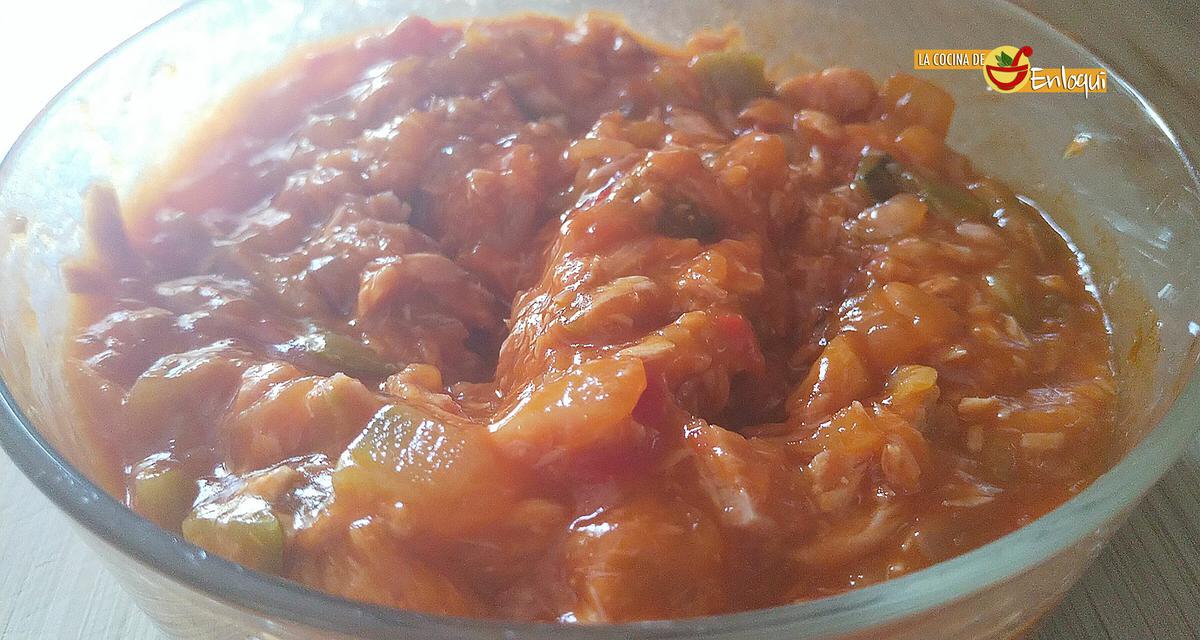 Empanada de pisto con atún