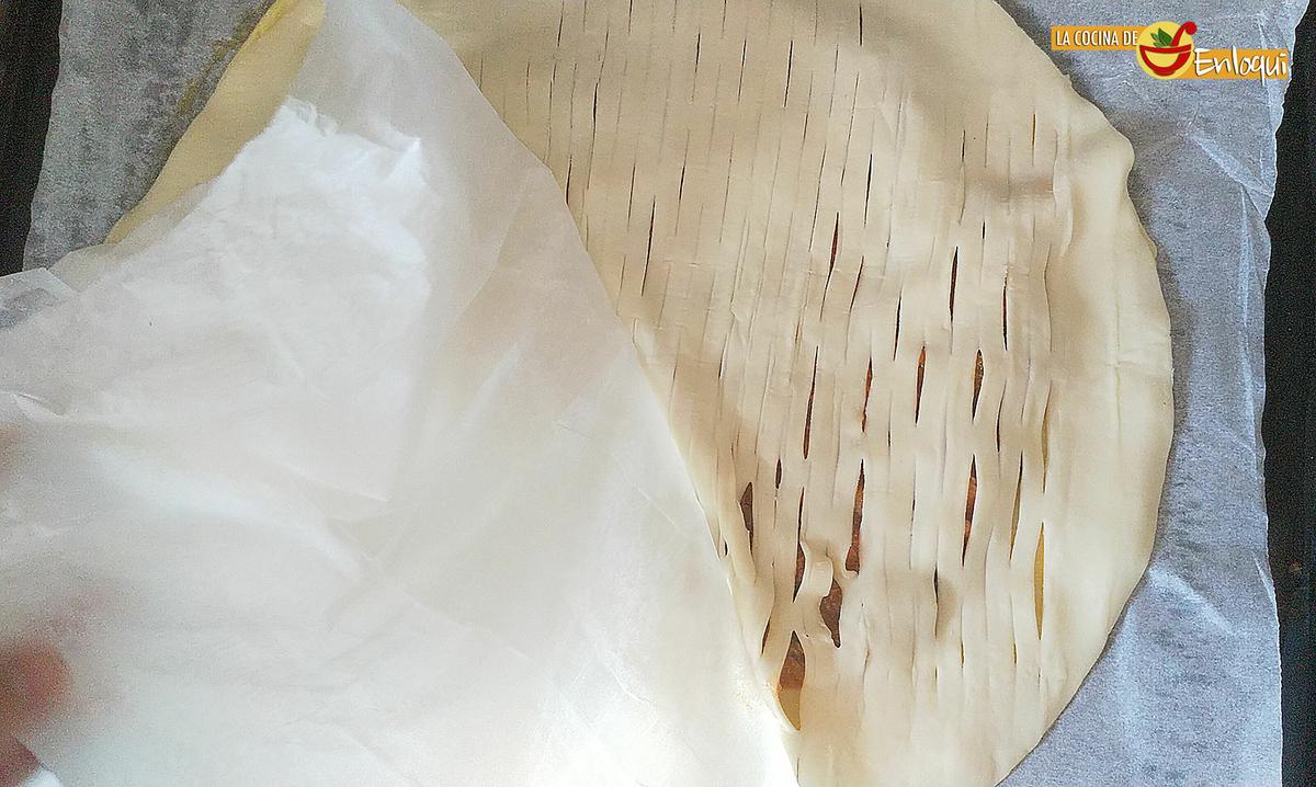 Empanada de pisto con atún