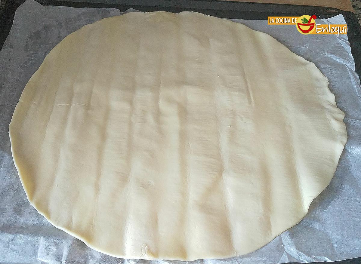 Empanada de pisto con atún