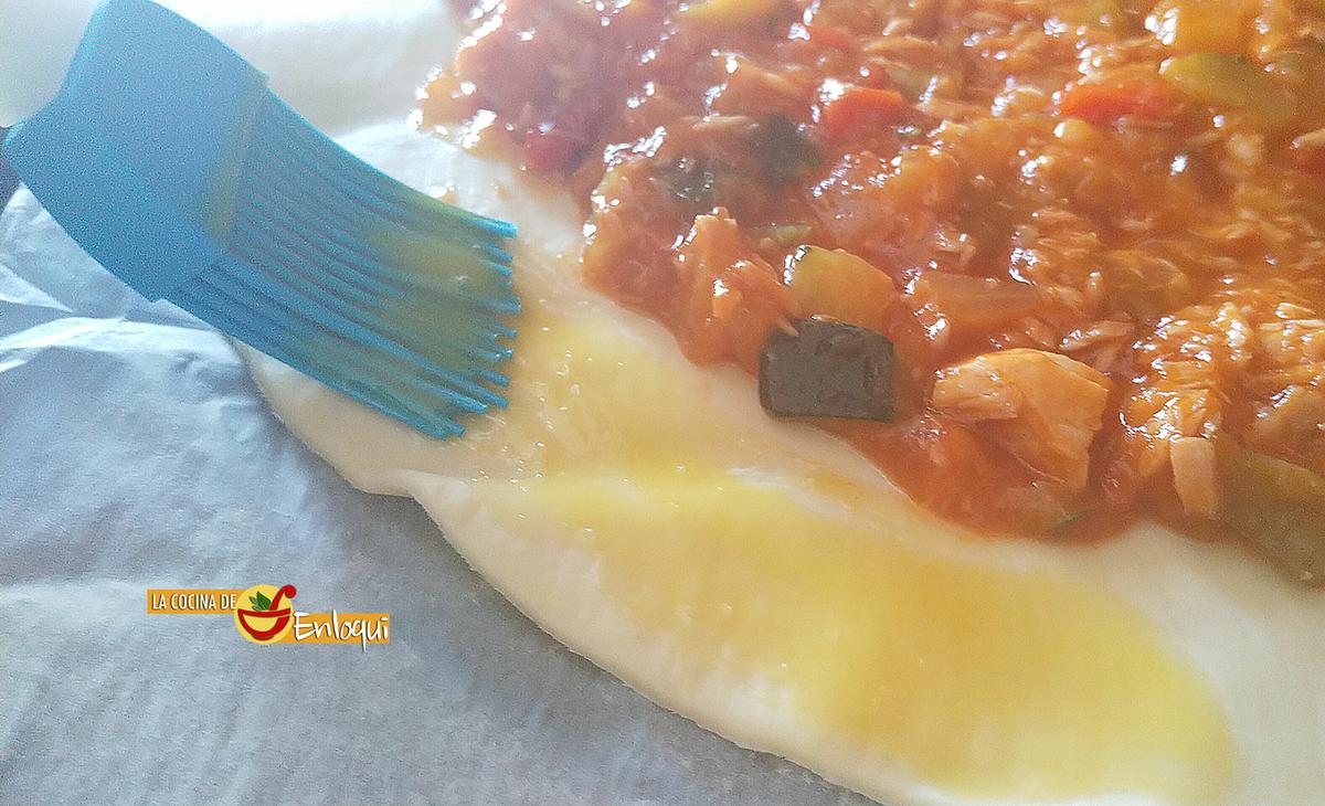 Empanada de pisto con atún