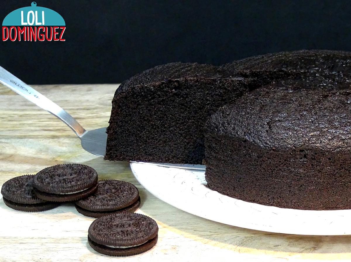 ¡ESTA RECETA PARECE COSA DE MAGIA! BIZCOCHO DE GALLETAS OREO. Con solo 3 ingredientes y sin añadir azúcar, huevos, mantequilla o aceite y preparándolo en escasos minutos conseguimos un bizcocho esponjoso tierno y muy jugoso