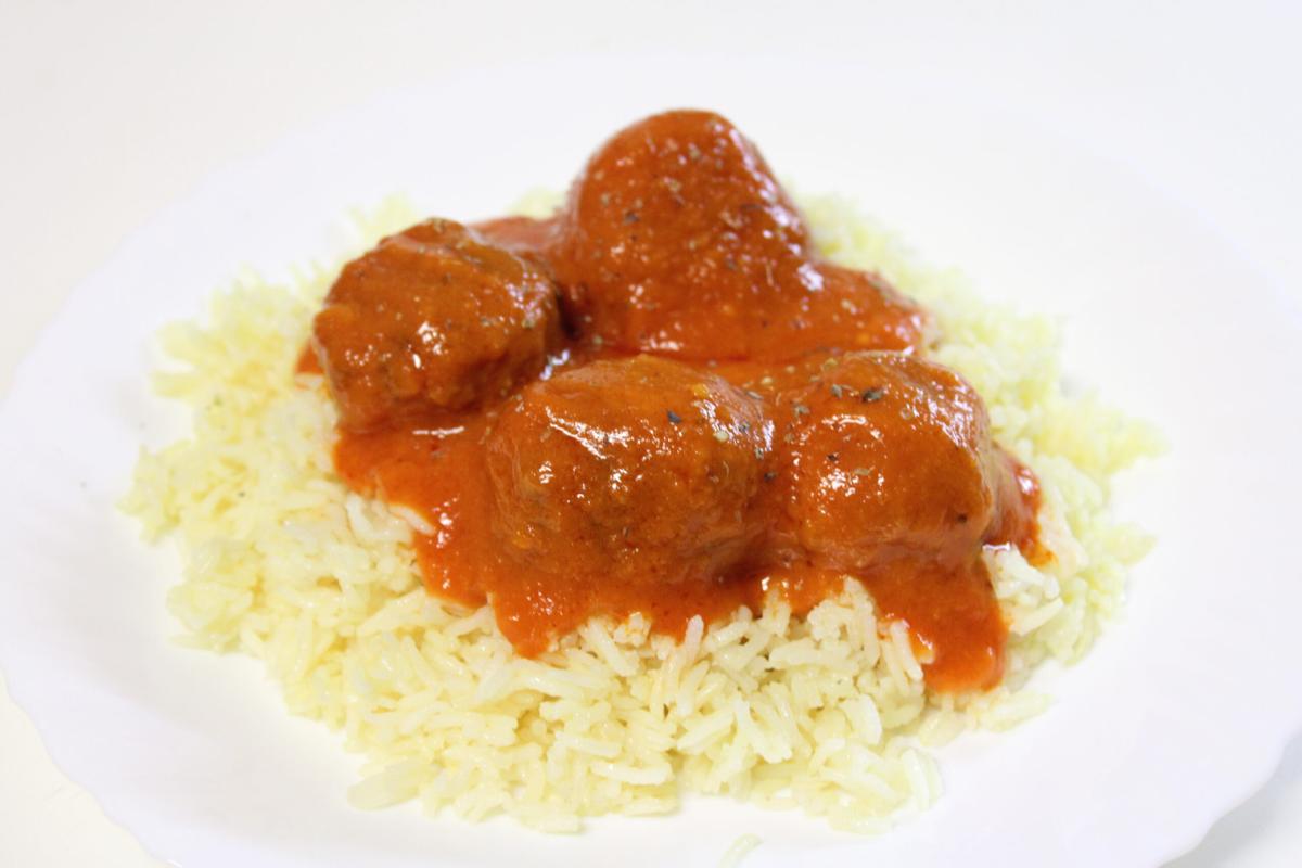 albóndigas con arroz