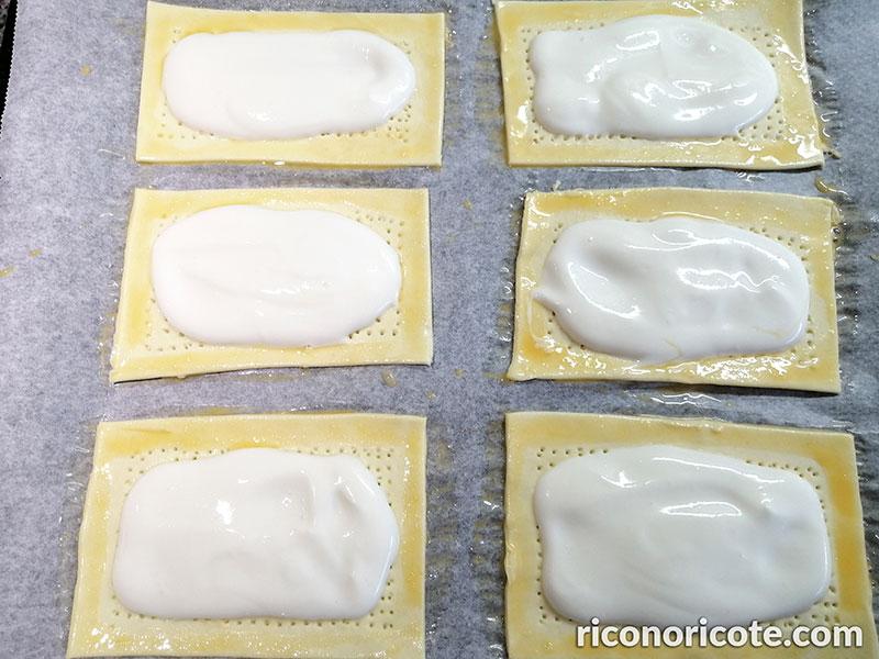 Hojaldres de queso con mermelada