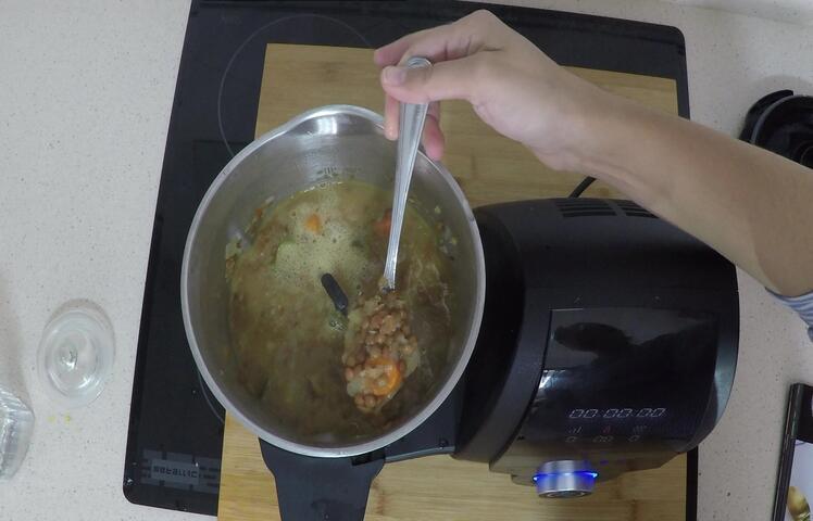 Ya tenemos la receta hecha con el robot de cocina de Cecotec, las lentejas acompañadas de verduras