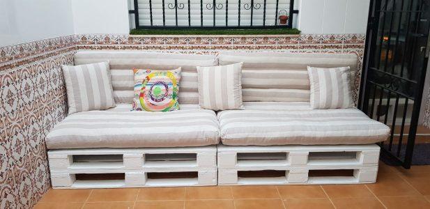 Sofá exterior con palets