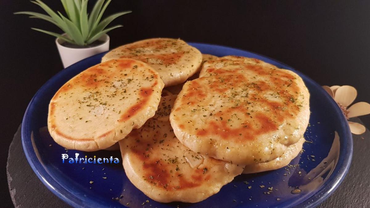 Pan Naan en panificadora y sartén