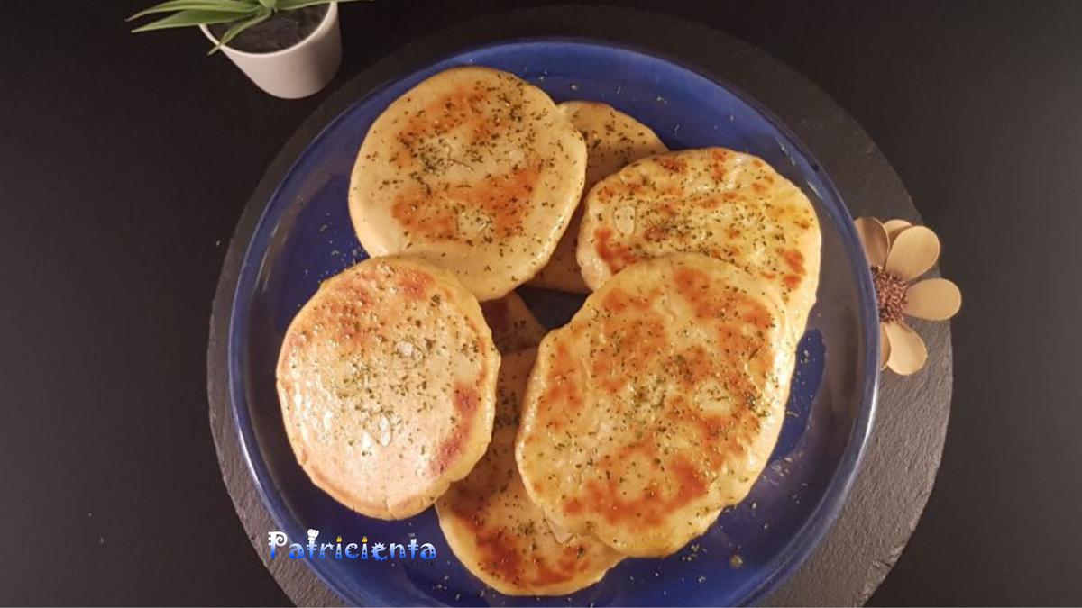 Pan Naan en panificadora y sartén