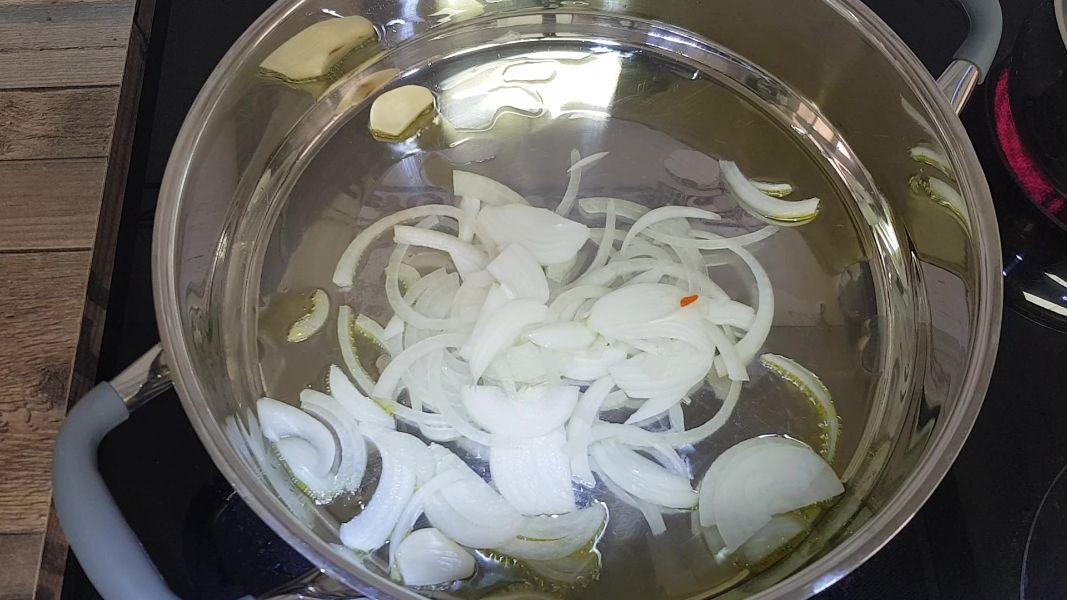 Potaje de garbanzos con es pinacas