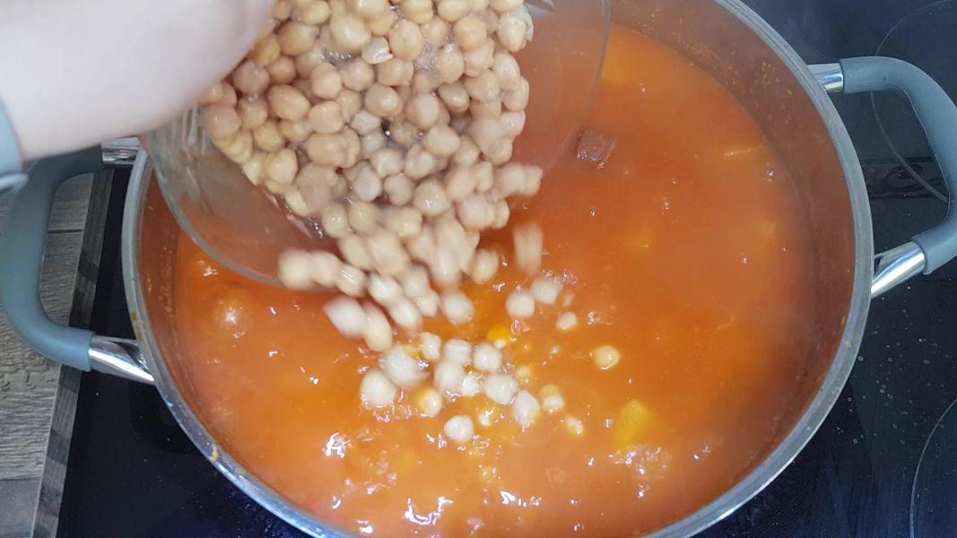 Potaje de garbanzos con espinacas