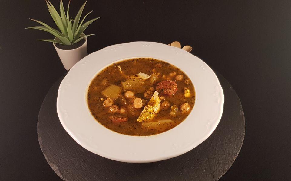 Potaje de garbanzos con espinacas