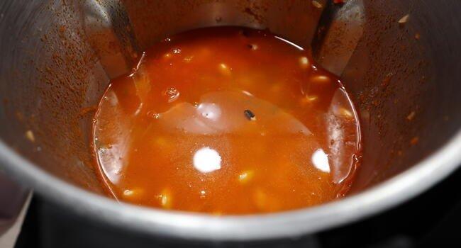 Echamos los muchachitos con chaleco y cubrimos con agua para cocinar