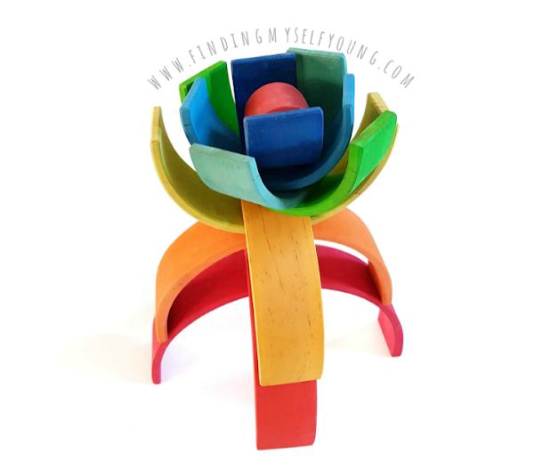 Grimms rainbow 3D flower sculpture