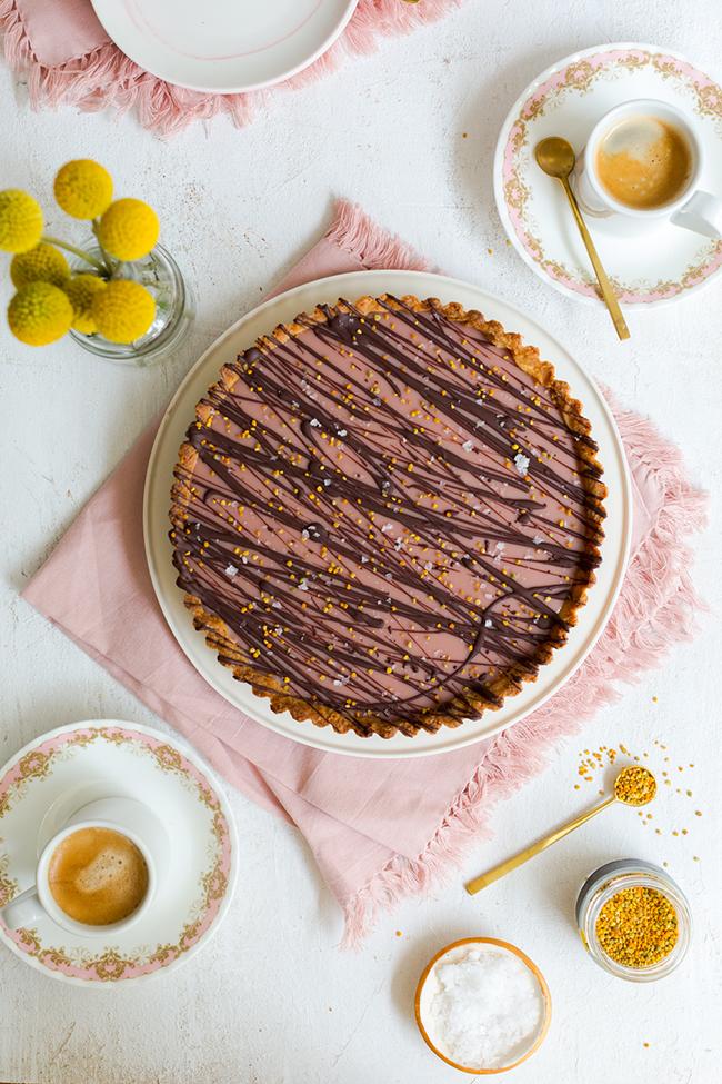 Tarta de ganache de chocolate . Baking the goods