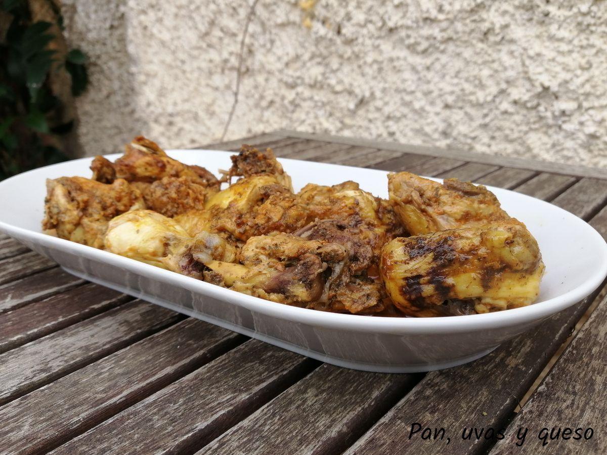 pollo adobado en crockpot - pan uvas y queso