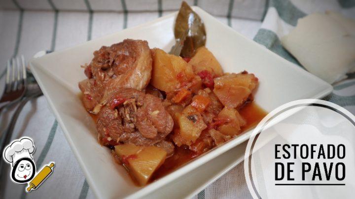 Plato de la receta de estofado de pavo