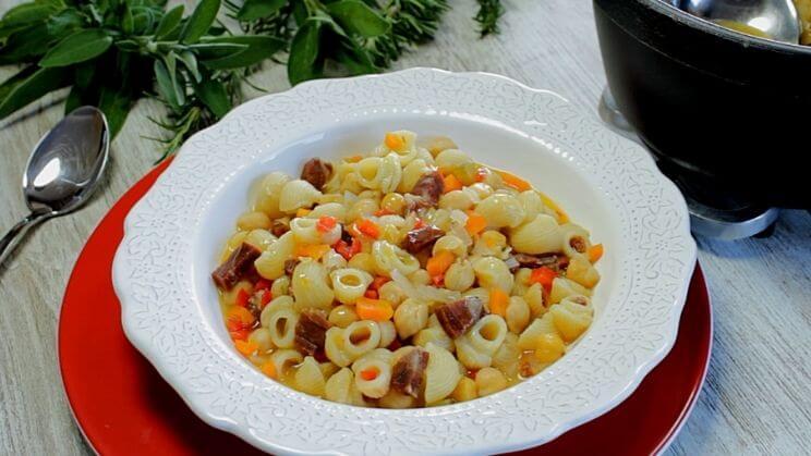 Garbanzos con pasta