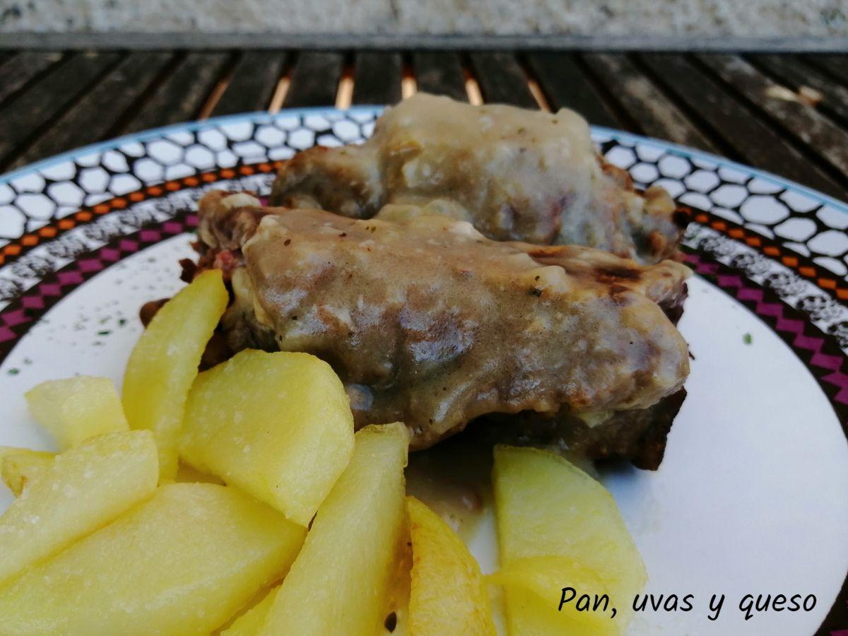 rollitos de ternera - pan uvas y queso
