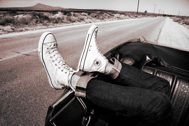 Converse blancas limpias e impecables