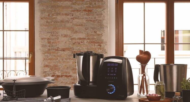 Los accesorios incluido en el paquete del Mambo 10090 Cecotec