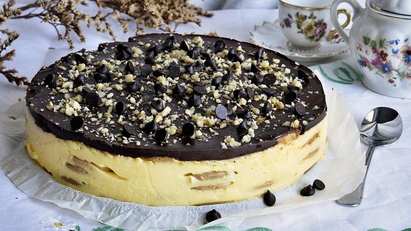 tarta de galletas con flan y cobertura de chocolate o tarta de la abuela rapida