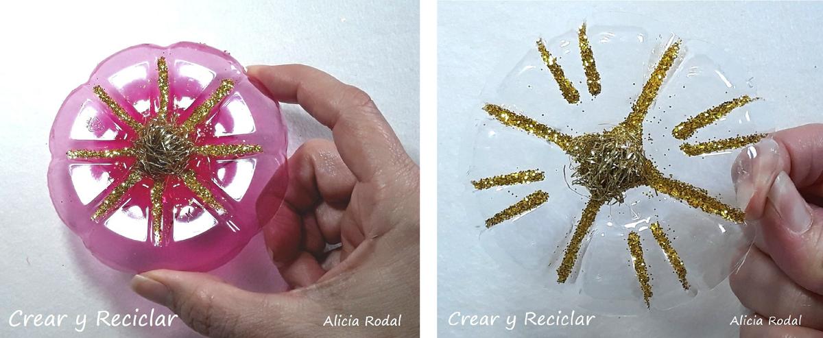 En este tutorial te muestro qué fácil es hacer figuras navideñas para decorar nuestro arbolito o pino navideño, para nuestro hogar, como manualidades para el colegio, para decorar nuestra oficina o lo que se te ocurra. 