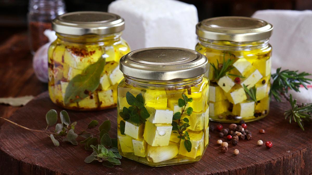 queso ena aceite marinado feta