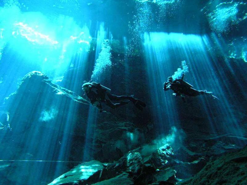 Nado en Cenotes
