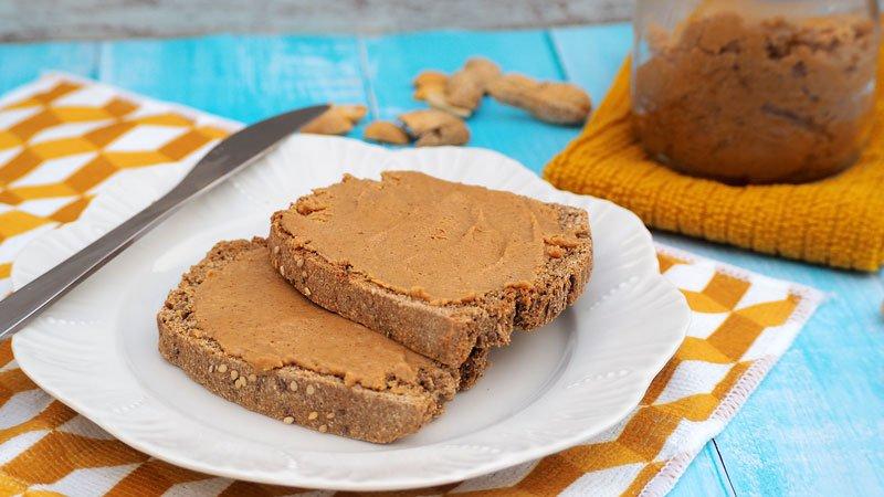 como se hace la mantequilla o crema de cacahuetes