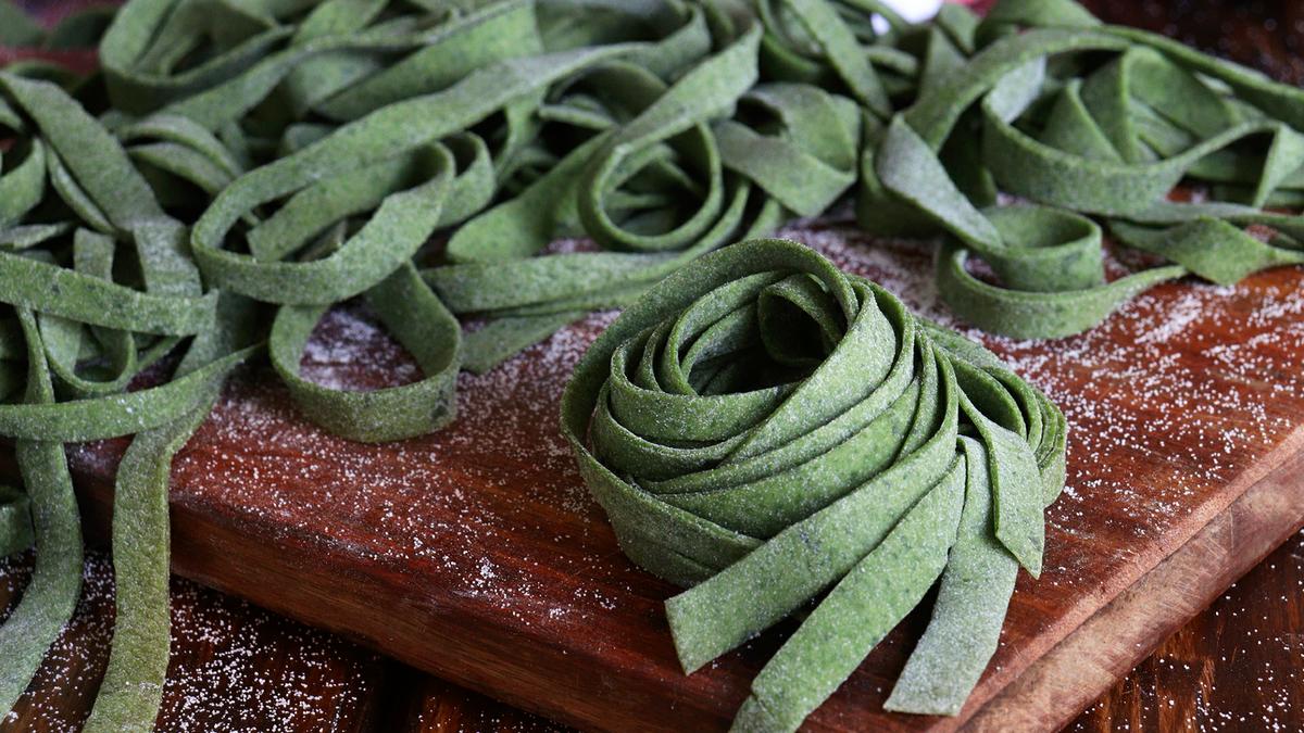 fideos de espinaca fettuccine pasta casera