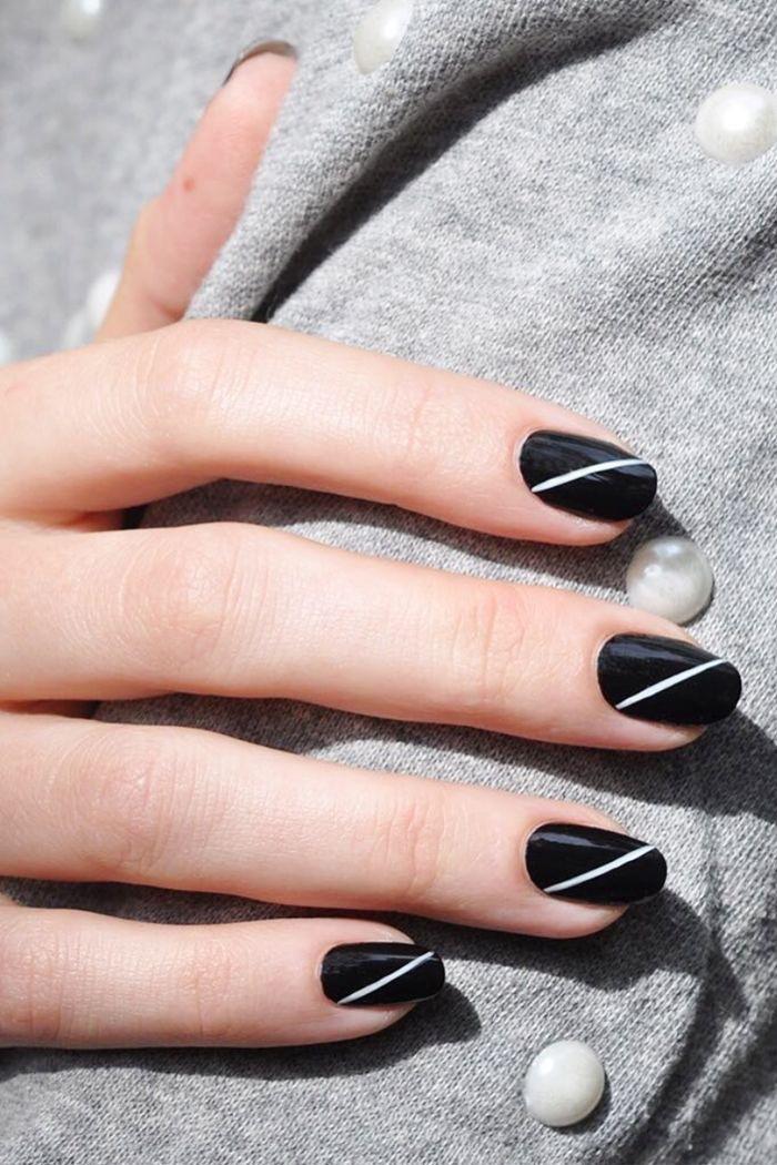 UÑAS DE MODA BLANCO Y NEGRO