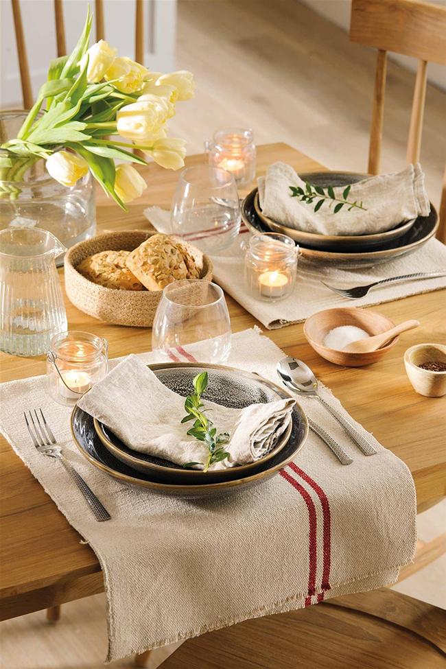 Cómo decorar la mesa con básicos