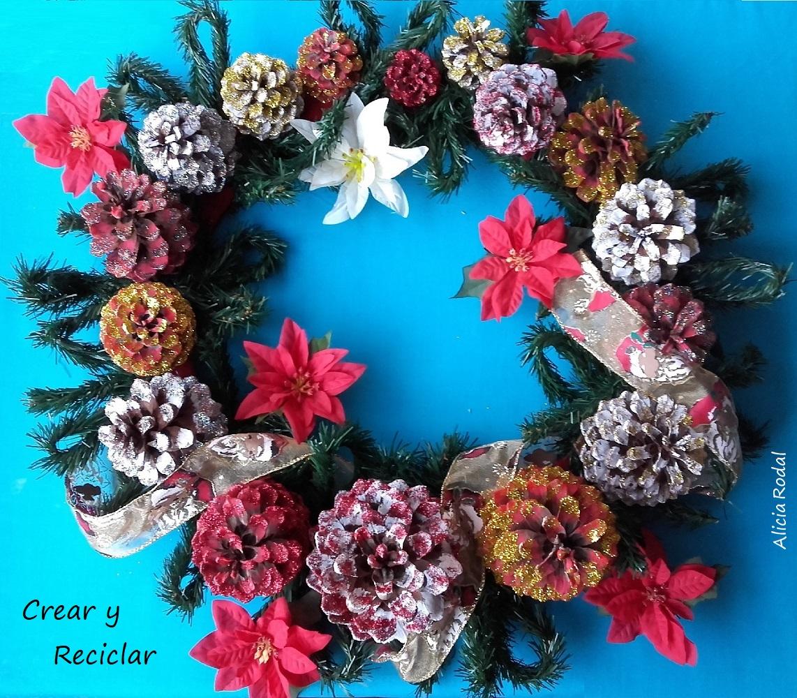 Cómo hacer una corona de Navidad con cartón, piñas de pino y otros materiales reciclados DIY Corona de adviento Decoración navideña