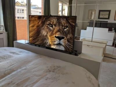 Muebles personalizados para esconder la TV en interior - MarQuel