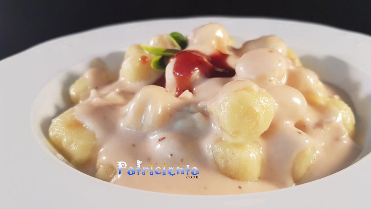 Ñoquis con salsa de queso de cabra y mermelada