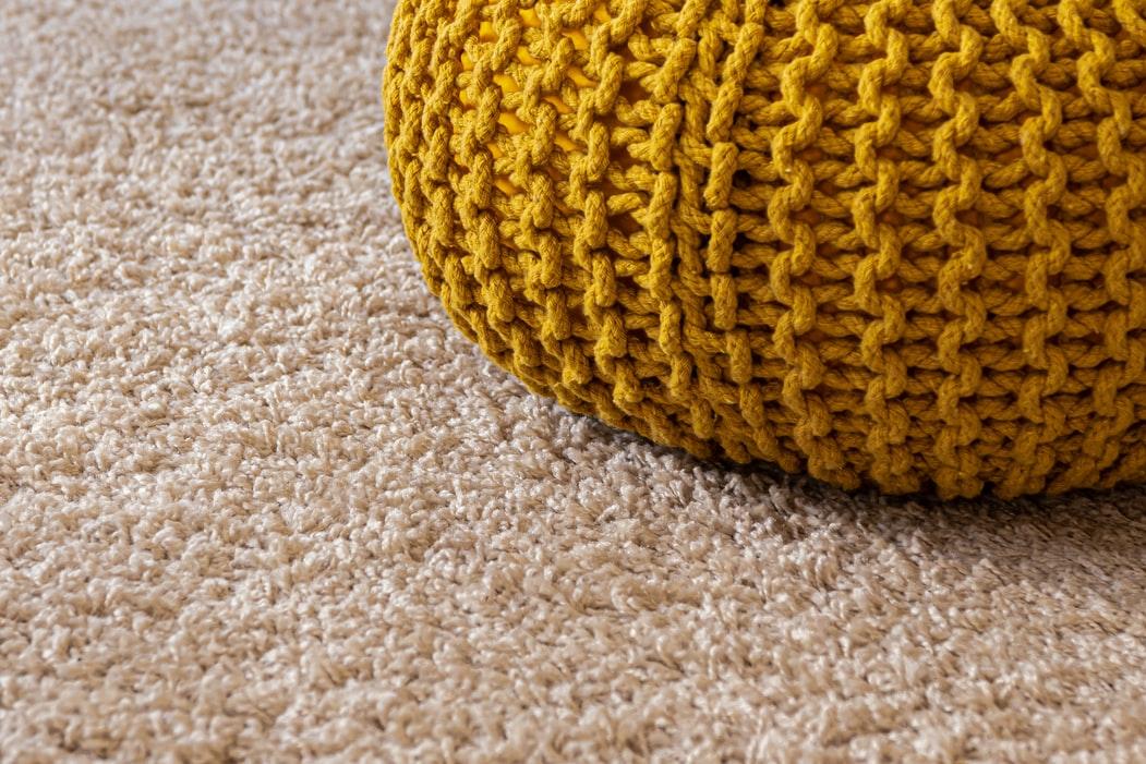 Estos consejos sobre la limpieza de alfombras confirman que el mantenimiento de esta pieza del hogar es mucho más técnica de lo que muchas personas entienden.