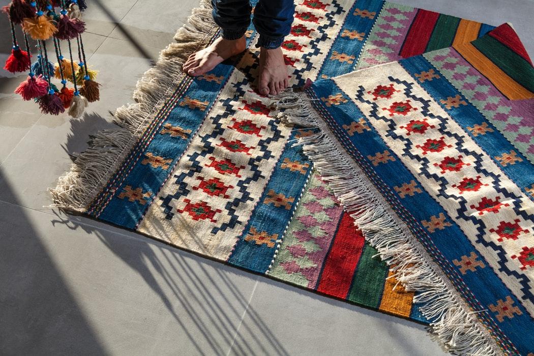 Estos consejos sobre la limpieza de alfombras confirman que el mantenimiento de esta pieza del hogar es mucho más técnica de lo que muchas personas entienden.