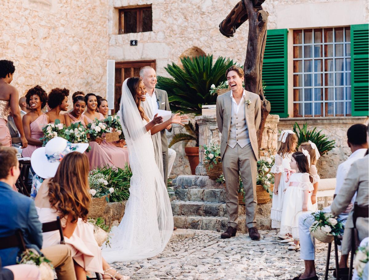 El traje de novio - Moments