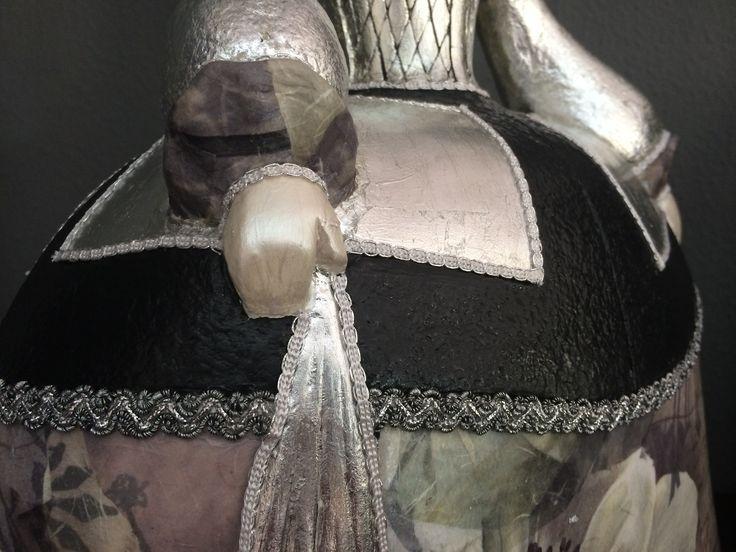 detalle pañuelo y manga figura de menina grande decorada