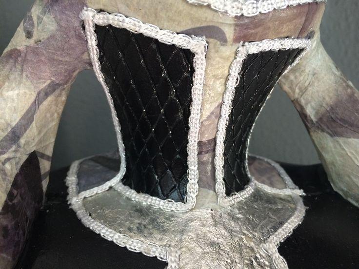 detalle corsé figura de menina mediana decorada