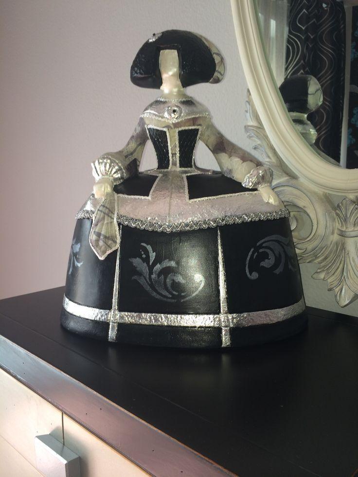 figura de menina mediana decorada