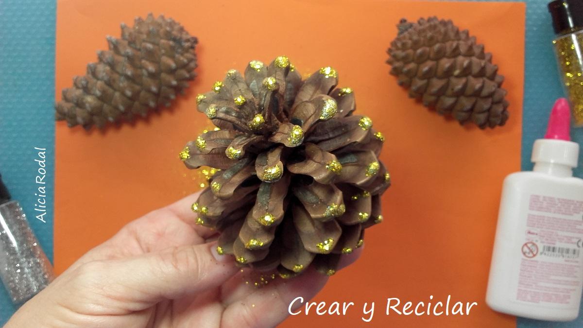 Cómo hacer una corona de Navidad con tubos de cartón del papel higiénico del baño, fácil, rápido y con materiales reciclados DIY