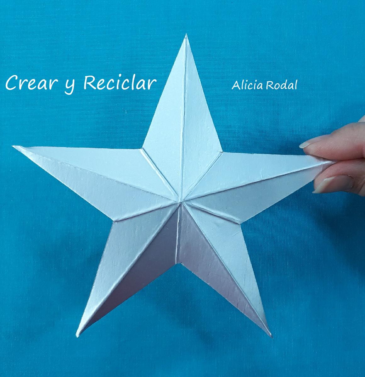 En este tutorial te muestro cómo reutilizar cajas de leche para hacer adornos para el árbol de Navidad