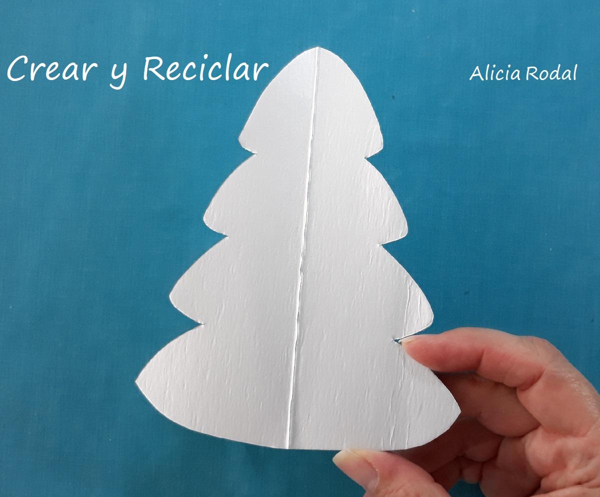 En este tutorial te muestro cómo reutilizar cajas de leche para hacer adornos para el árbol de Navidad