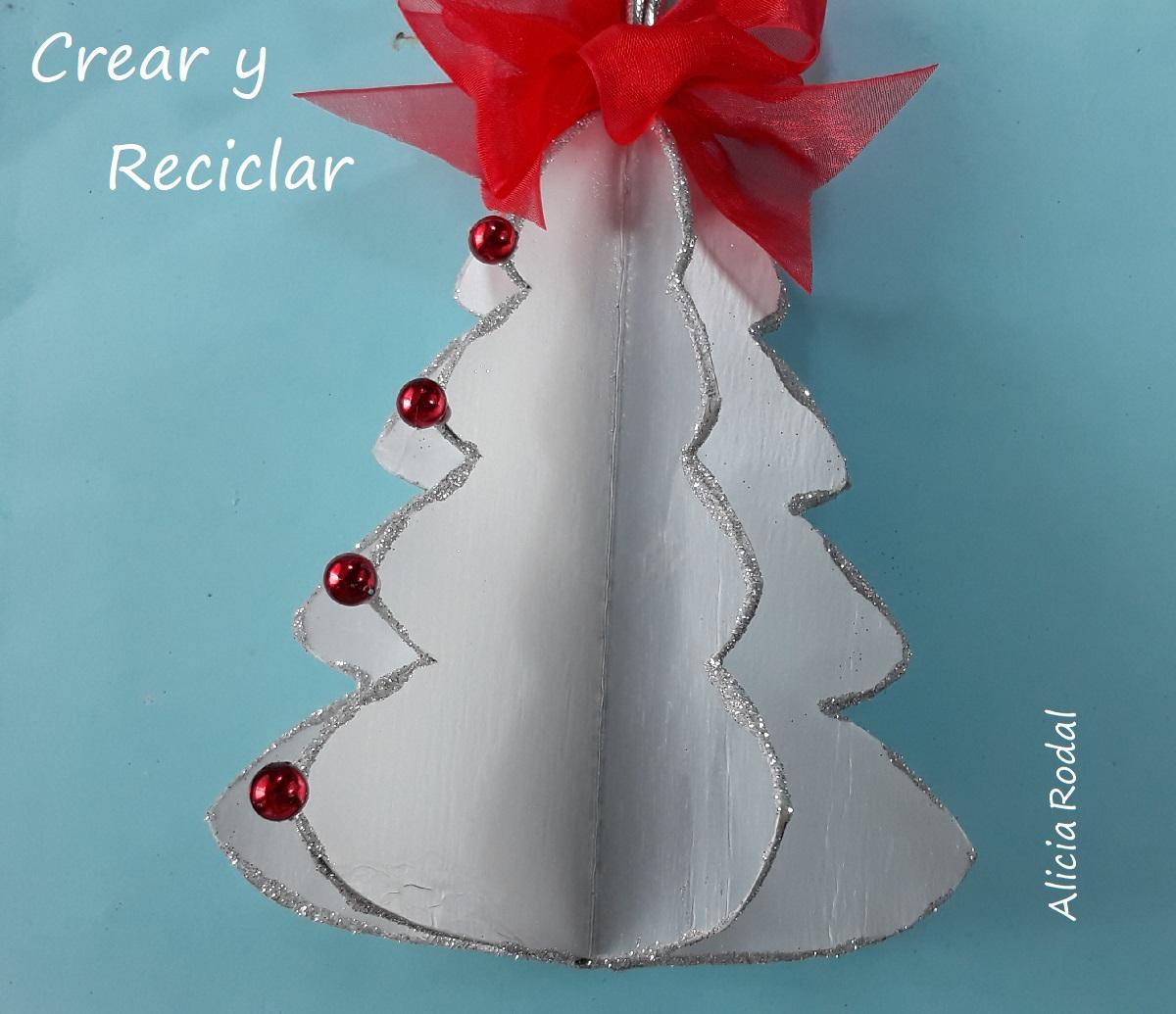 En este tutorial te muestro cómo reutilizar cajas de leche para hacer adornos para el árbol de Navidad