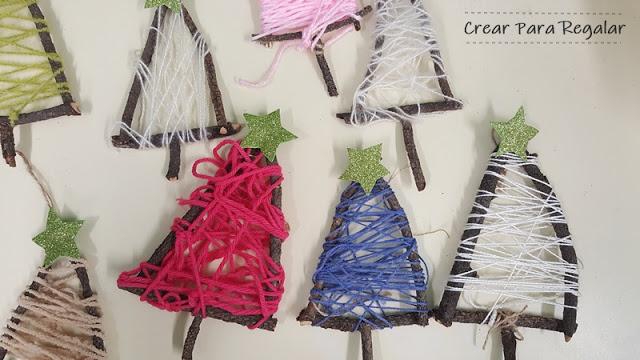 Árbol de navidad con palos naturales